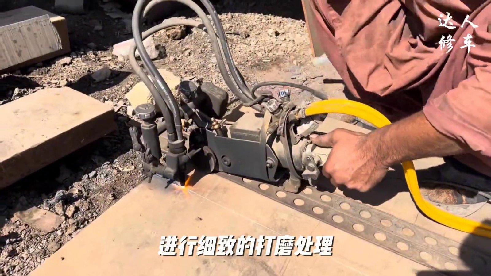 2000卢比斗杆维修_挖掘机大小臂(动臂斗杆)专业铆焊修复_挖掘机动臂斗杆修复