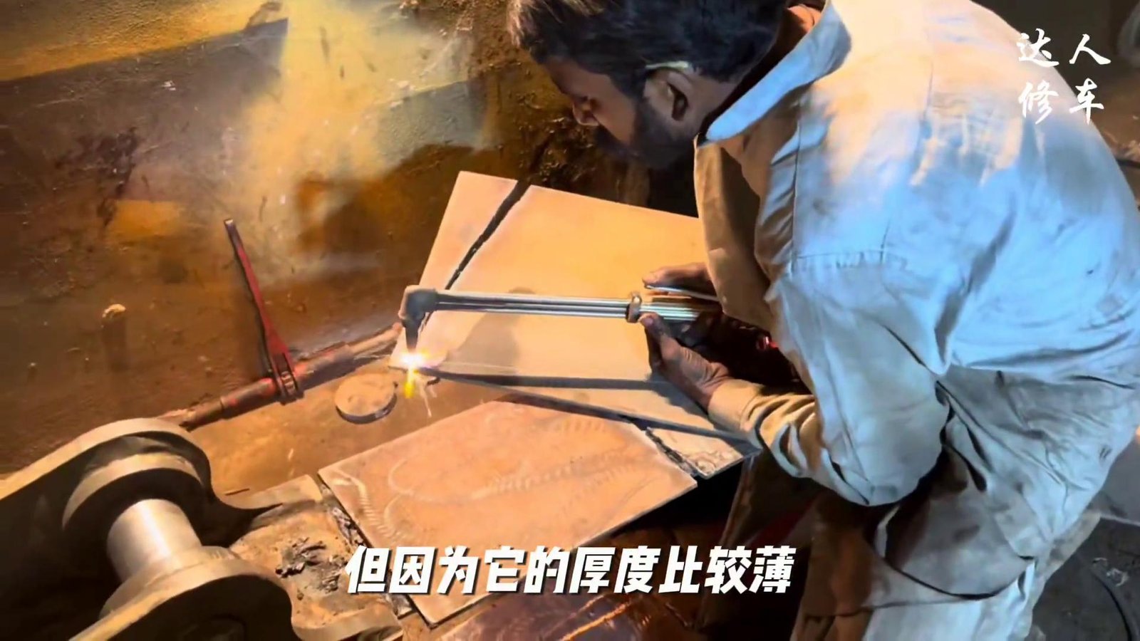 挖掘机大小臂(动臂斗杆)专业铆焊修复_挖掘机动臂斗杆修复_2000卢比斗杆维修