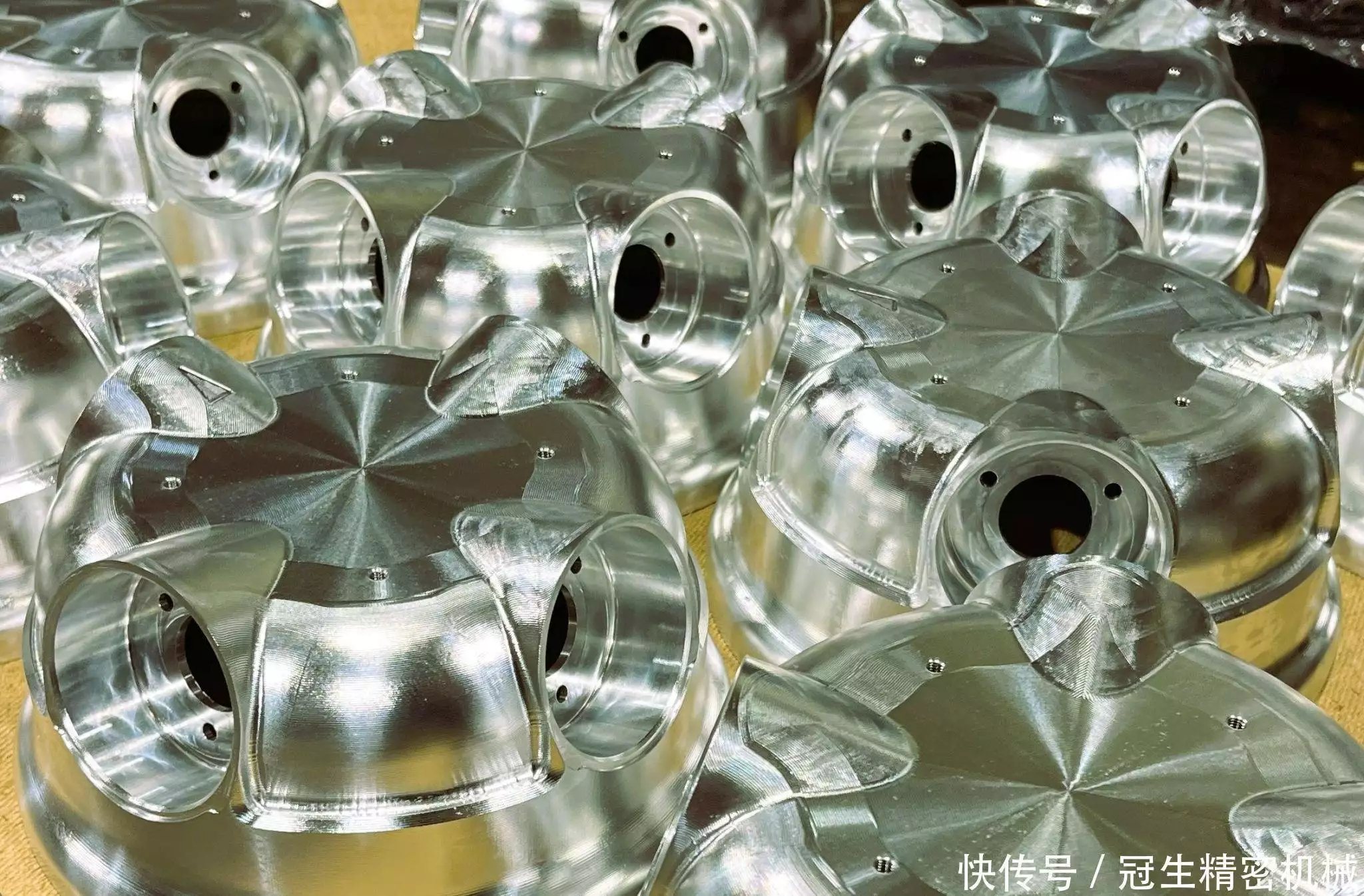 五轴加工与三轴加工区别_五轴加工技术_模具制造创新应用