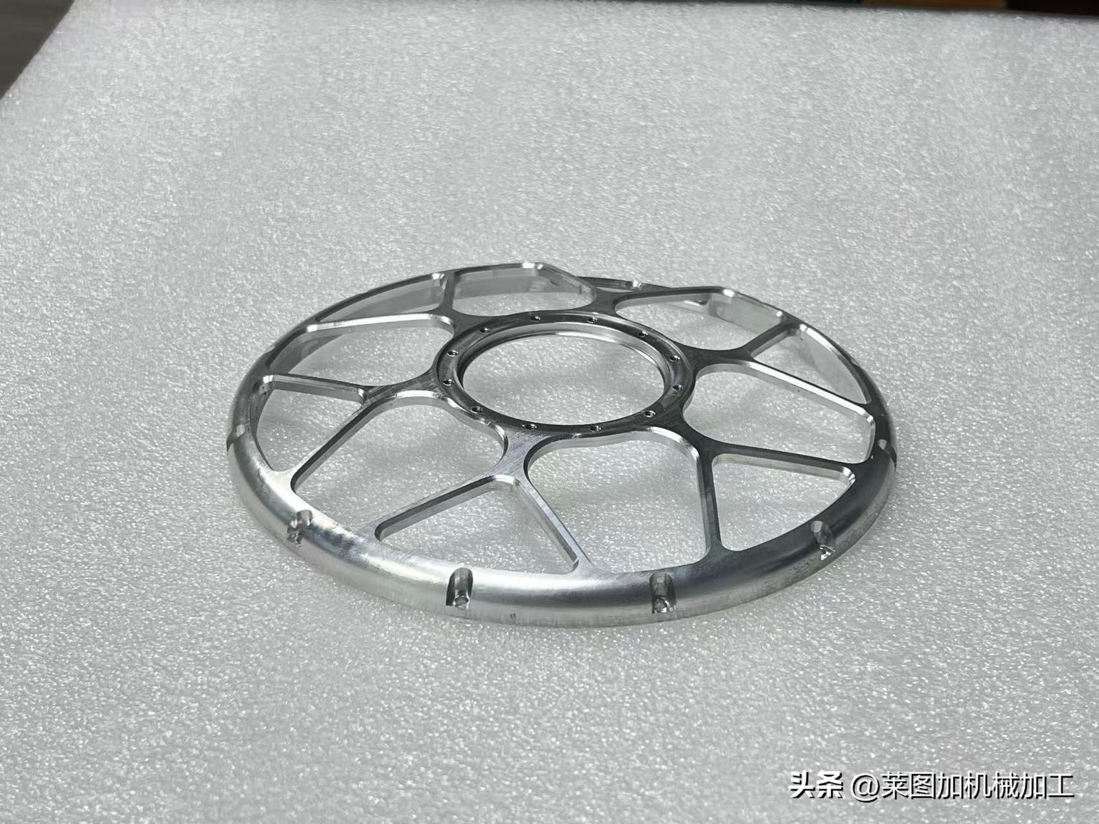 人形机器人薄壁件加工_金属零件加工变形控制技巧_薄壁件加工变形控制