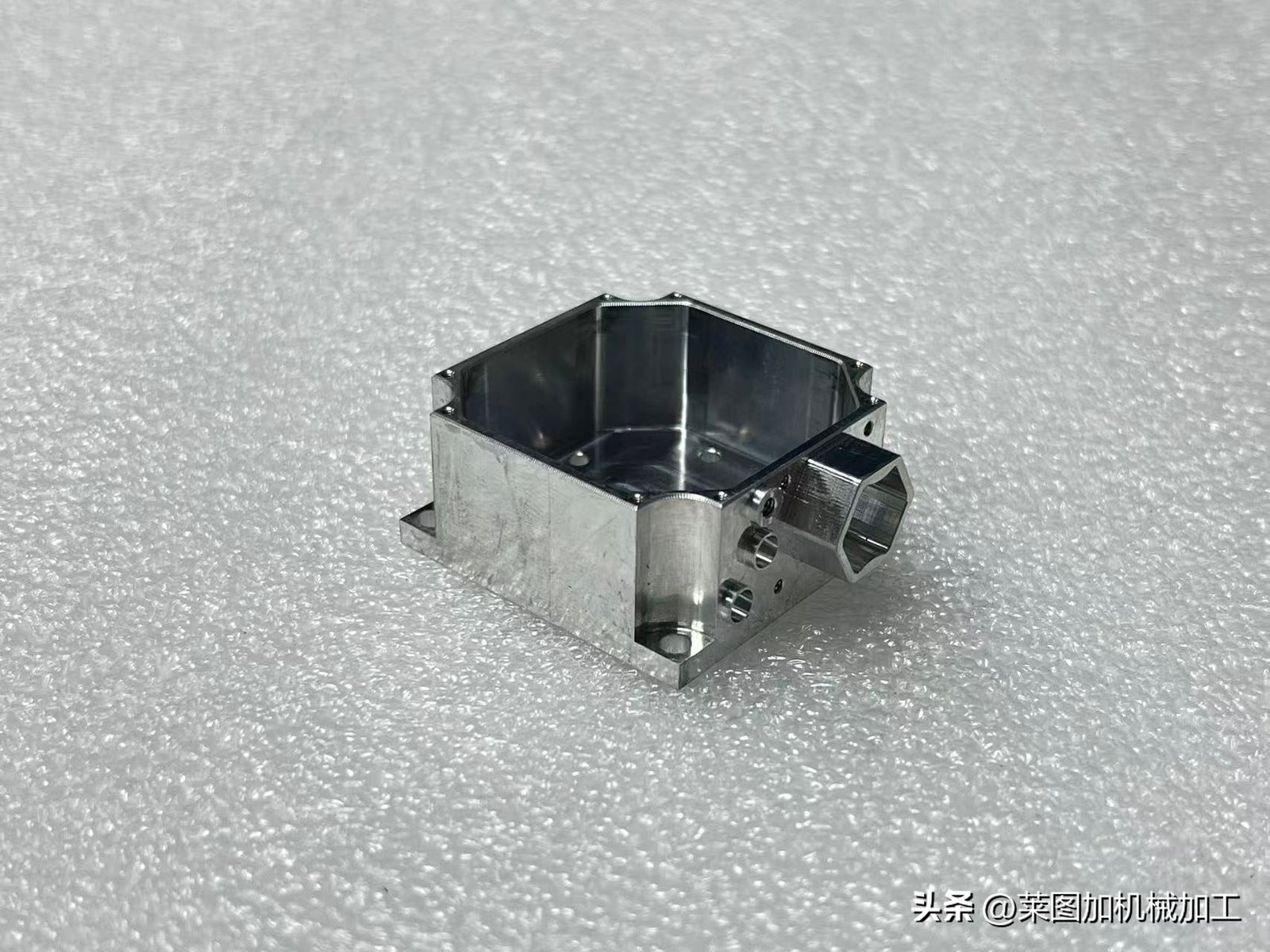 金属零件加工变形控制技巧_人形机器人薄壁件加工_薄壁件加工变形控制