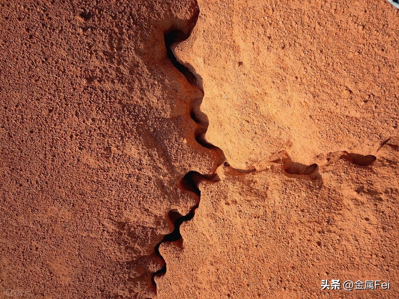 金属零件加工废料回收价值_金属废料堆放状态判断_铜泥含水率对回收价值影响