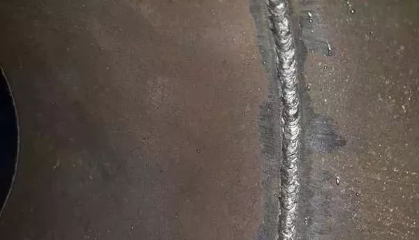 二保焊铆焊飞溅大怎么解决_二保焊单面焊双面成形 焊接电流电压 现场焊接实操
