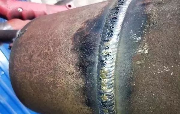 二保焊铆焊飞溅大怎么解决_二保焊单面焊双面成形 焊接电流电压 现场焊接实操
