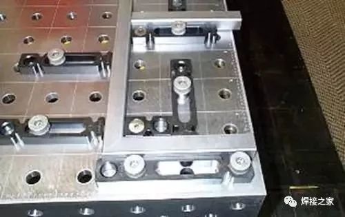 金属铆焊加工常用辅助工具（夹具、卡具）_定位器_焊接工装夹具