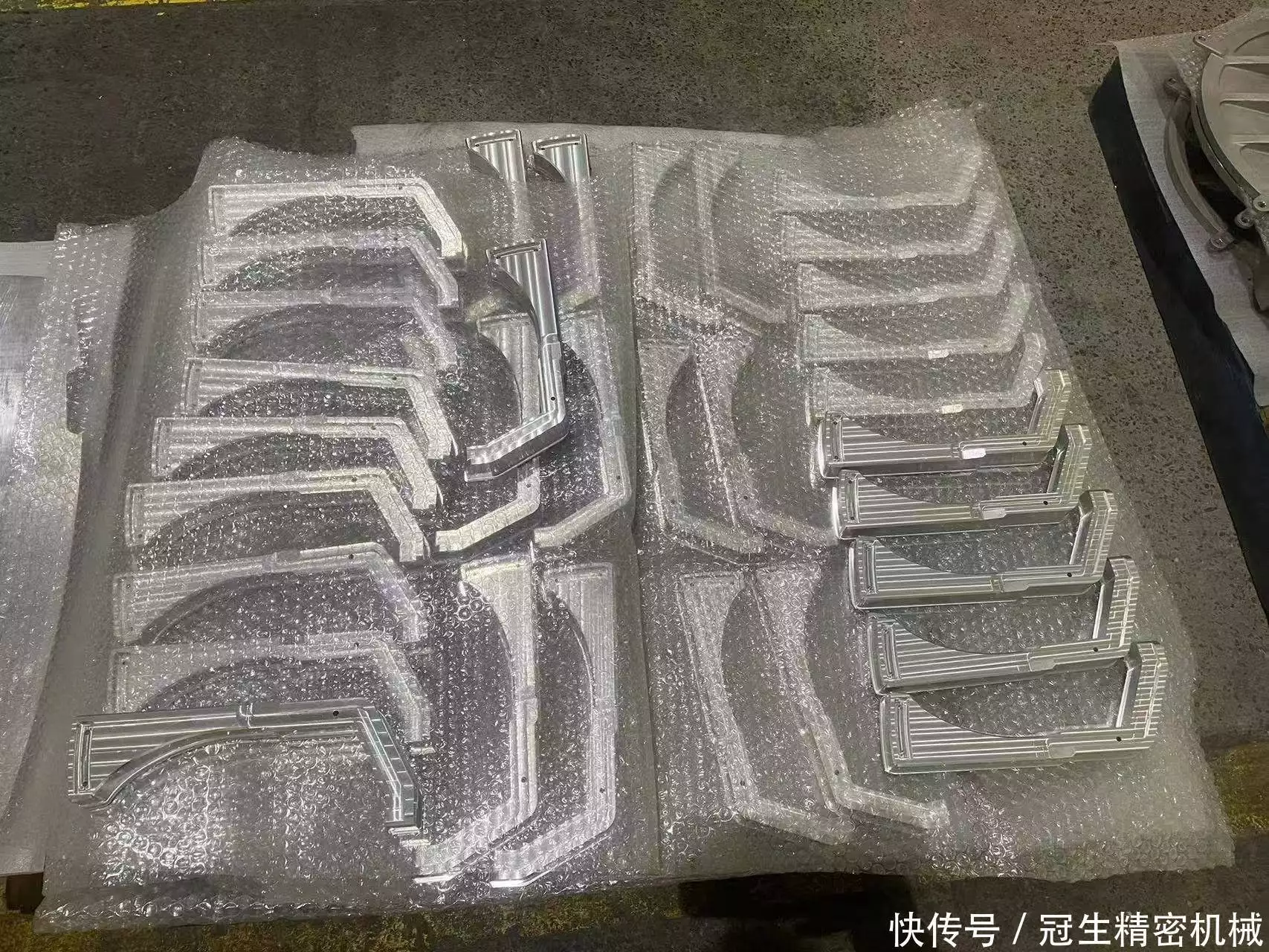 高精密零件的材料选择与加工性能-大连富泓机械有限公司