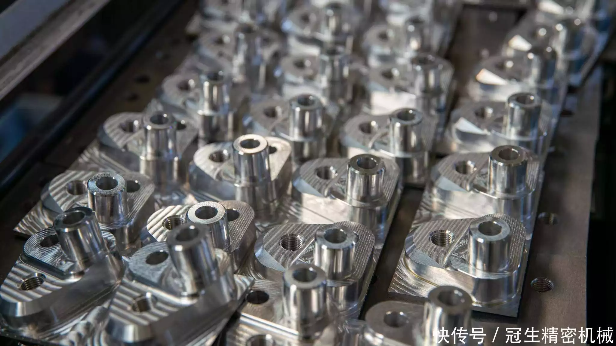 高精密零件加工精度表面质量_高硬度合金精密零件加工方法_高精密零件材料选择加工性能