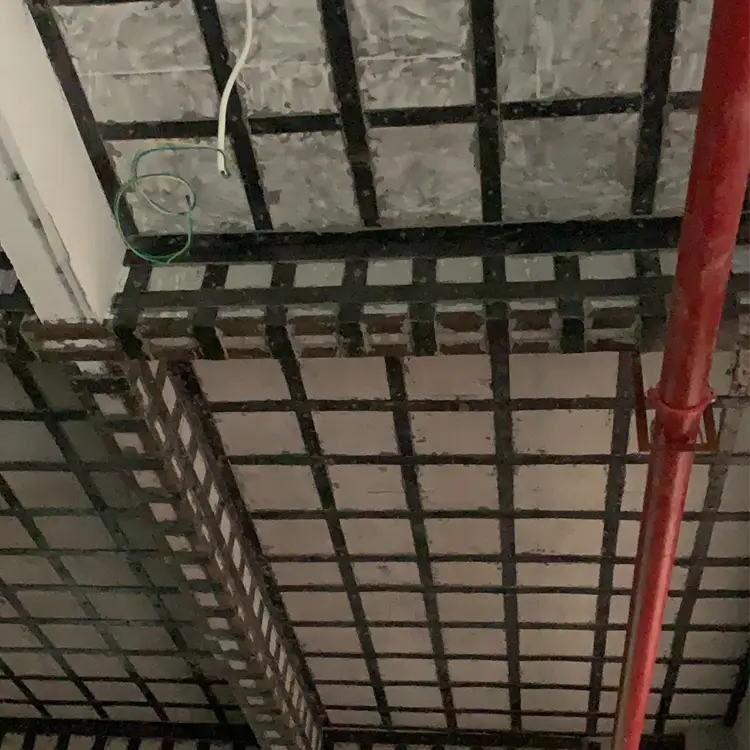 增大截面加固法碳纤维布加固_如何修复因过载导致弯曲的钢梁（铆焊加固）_房屋承重梁弯曲加固方法